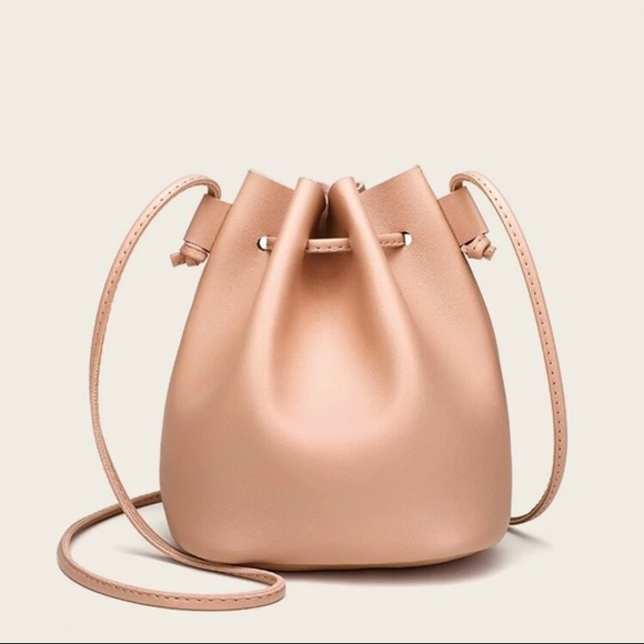 ‼️ 2 LEFT ‼️ Blush Bucket Bag - Picture 2 of 5